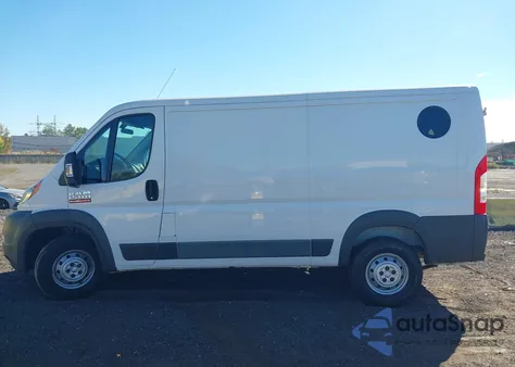 2015 Ram Promaster 1500 Low Roof z USA, uszkodzony, nr VIN 3C6TRVAG4FE509043